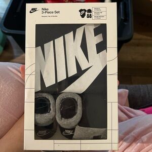 Nike Baby Black and Gray Set
